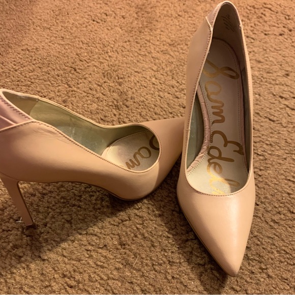 Sam Edelman Women's Cream Pumps - Picture 4 of 4
